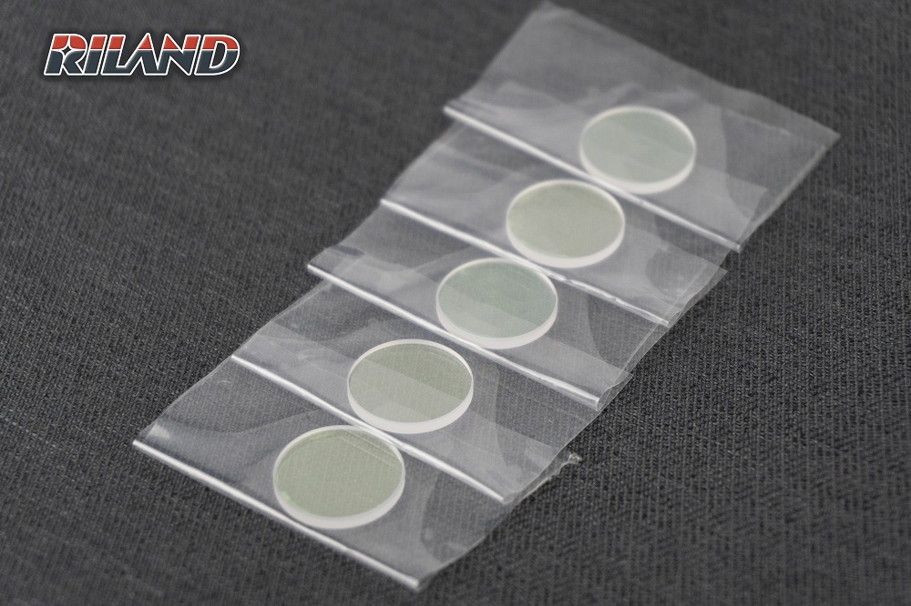 thau-kinh-bao-ve-d18t2-(laser_1-hop-5c)-nho